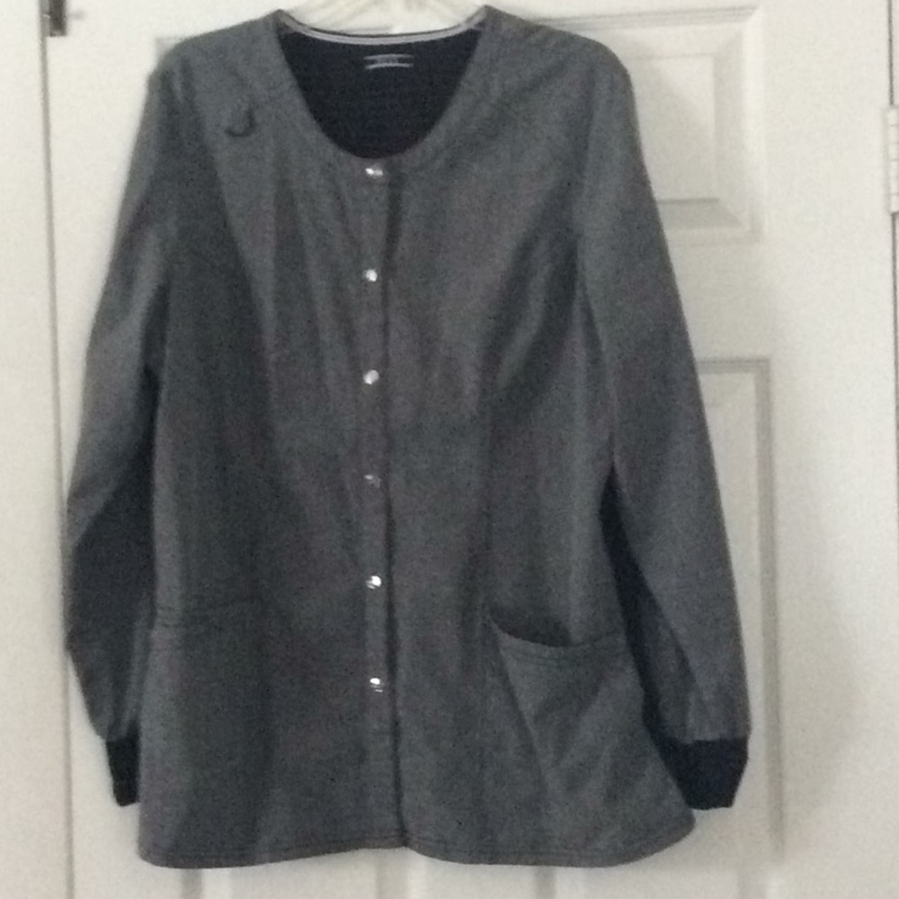 Elle scrub jacket